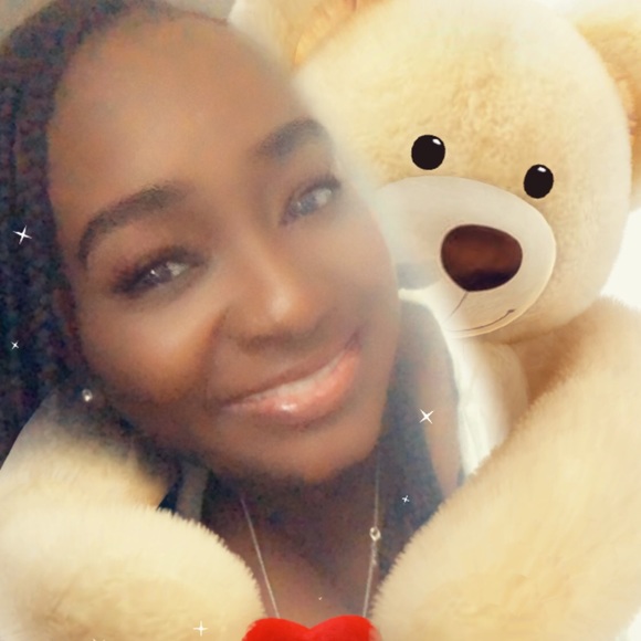 Meet your Posher, Chanel - Picture 1 of 1